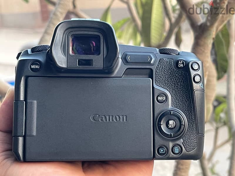 Canon R 1