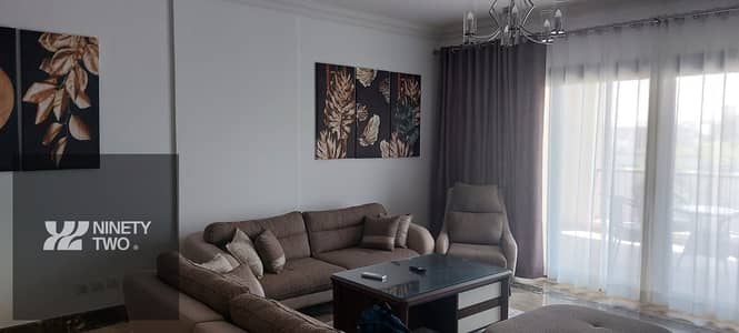 شقة فاخرة مفروشة بالكامل للإيجار في ميفيدا Parkside Crescent – القاهرة الجديدة | 244م | 3 غرف نوم | 4 حمامات |