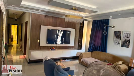 Land for sale in the eighth neighborhood 180m, modified to two bedrooms and two bathrooms, reception 3 pieces, dressing, laundry. Sale includes the HPL kitchen and the television library and two air conditioners required.