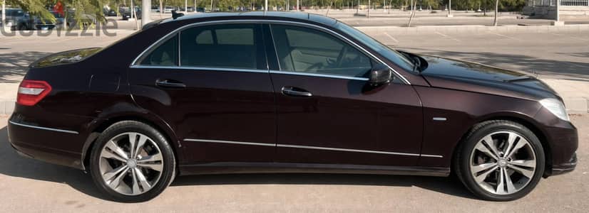 Mercedes-Benz E250 2011 فبريكه بالكامل