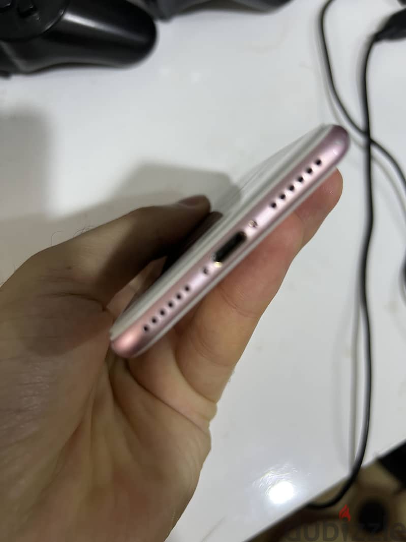 iPhone 7 3