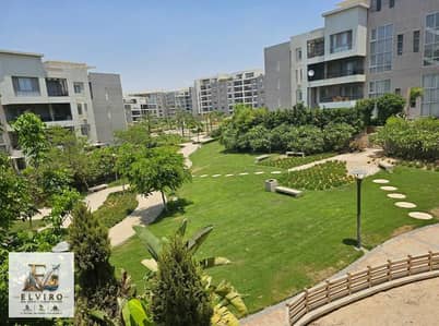 شقة  مفروشة للإيجار بموقع مميز جداً في كايرو فيستيفال سيتي (CFC Living) - التجمع الخامس