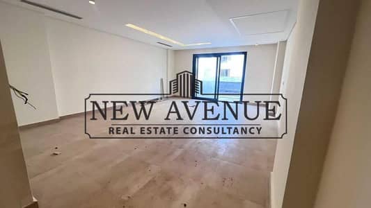تاون هاوس  في تريو جاردنز Trio gardens - Middle Annex (المرحلة الثانية)  جاهز للاستلام  مُجهز بالكامل يشمل المطبخ ووحدات التكييف والستائر