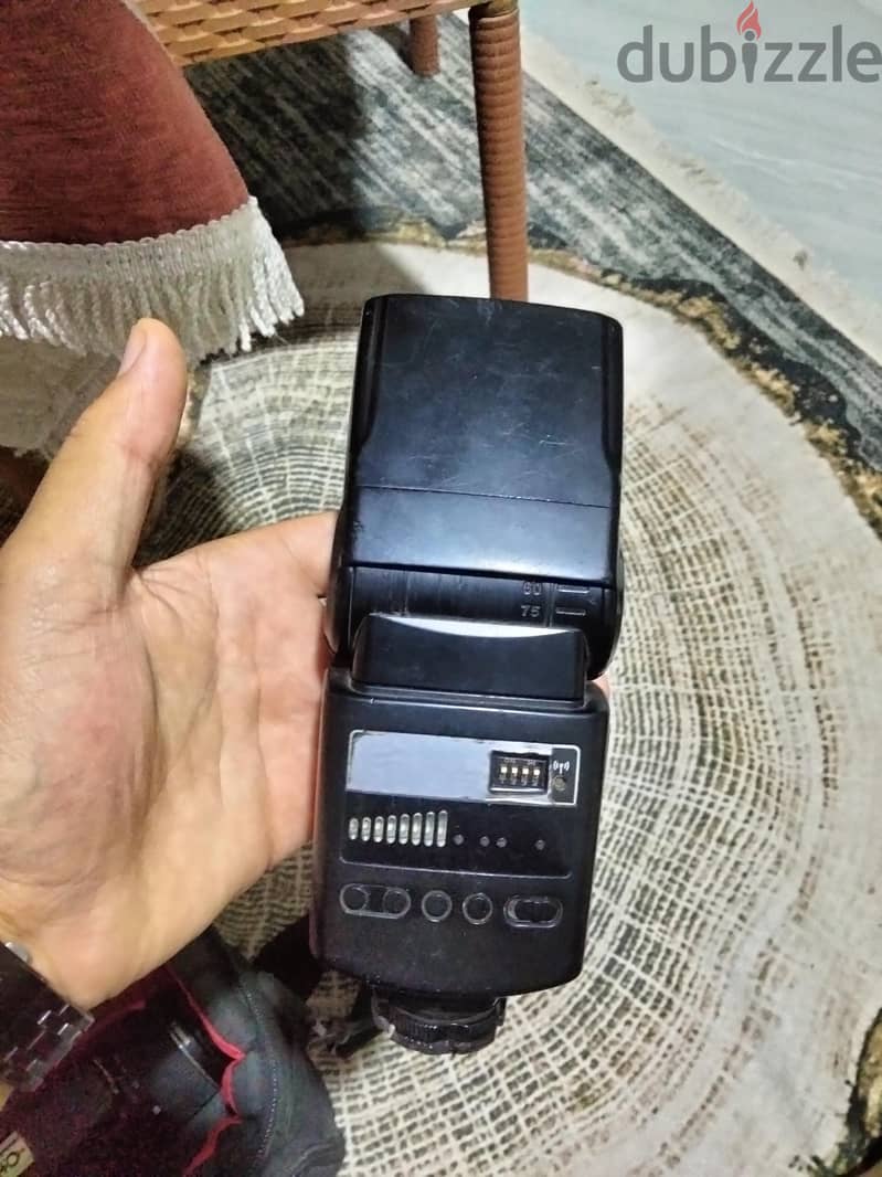 canon 1200D 3