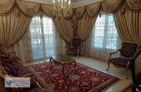 شقه مفروشه 153 متر للايجار في حي 3/4 علي محور جمال عبد الناصر في التجمع الخامس قريب من مول أرابيلا ومنطقة الخدمات الكبرى.