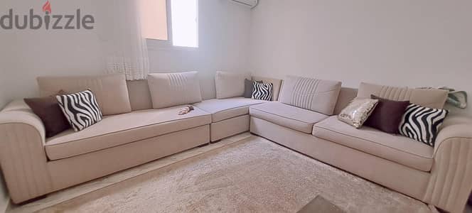 كنبه ركنه مقاس ٢وربع ×٣وربع جديده سهله الخلع والغسيل