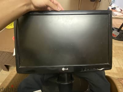 شاشة LG Flatron 18.5 بوصة LCD بحالة ممتازة