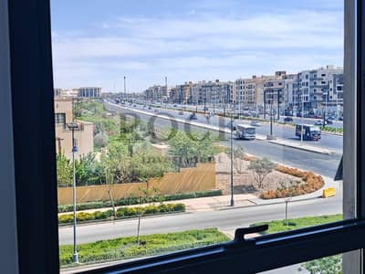 عيادة للبيع 40 متر في مفيدا نيو كايرو التجمع الخامس إيترنا هيلث كير سيتي شارع التسعين Fifth Settlement New Cairo