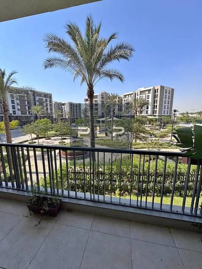 شقة مميزه  بالمطبخ والتكييفات للإيجار في كايرو فستيفال سيتي Cairo Festival City