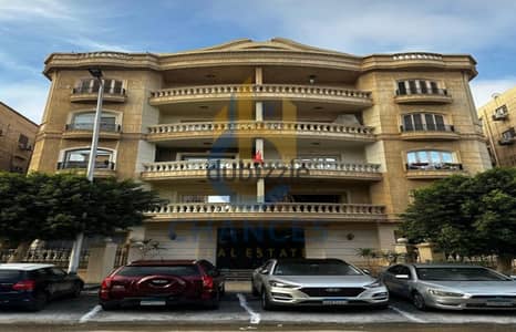 شقة للبيع في النرجس عمارات بالتجمع - بحري-  وفيو مفتوح على شارع