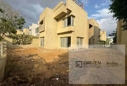 بأقل من سعر السوق فيلا  للبيع في جولف إكستنشن بالم هيلز كمبوند 6 أكتوبر ذا كراونGolf Extension Palm Hills Compound 6th of October Golf View The Crown