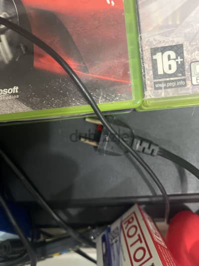 PlayStation 4 slim بحاله ممتازه معاه دراع واحد فقط اورجنال