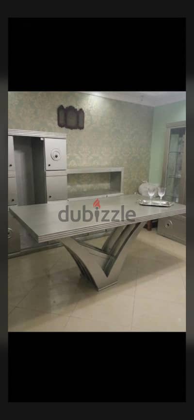 للبيع
