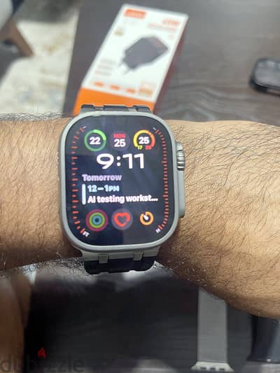 Apple Watch Ultra – 49mm Titanium – 90% Battery + 6 Bands