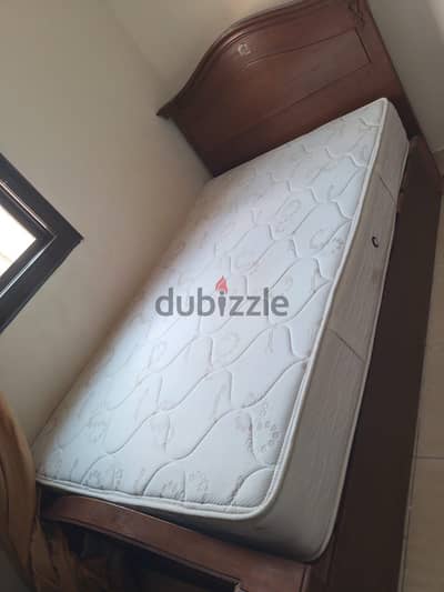 مرتبه يانسن للبيع حالتها ممتازه