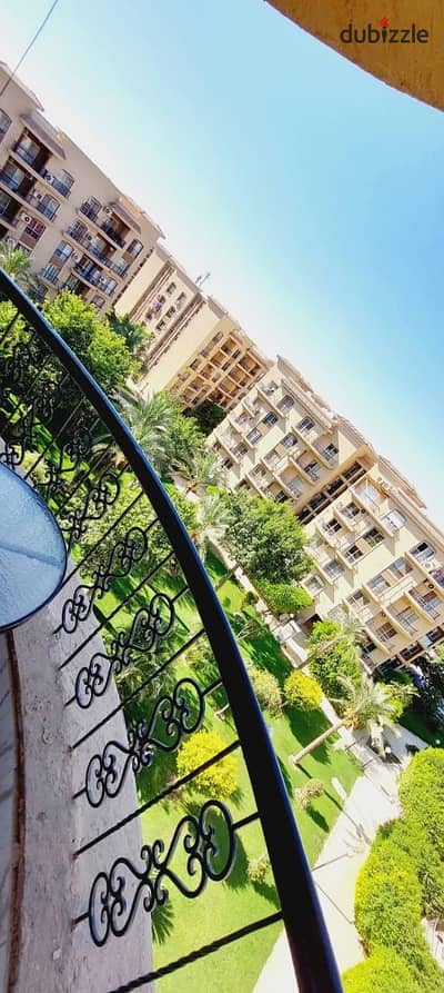 متاح للبيع شقة ١٣١ متر رحاب 2 #تشطيبات خاصة بالكامل   تعديل 2 غرفة نوم ممكن تقفيل اوضه تالته ريسبشن ٣ قطع  مطبخ امريكى ٢حمام  مرحلة تاسعه  قريبة من مول افينيو وجهاز المدينه   دور خامس ٢ اسانسير  بحريه  فيو جاردن 