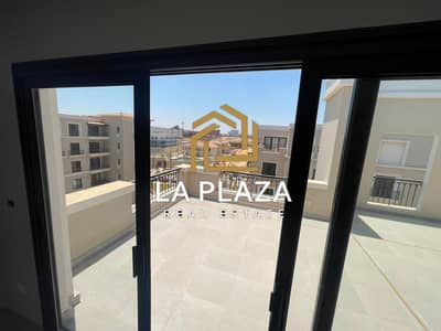 بنتهاوس للبيع بحري بأقل من سعر الشركة - تقسيمة ومساحة مميزة - استلام فوري مرحلة أولى جاهز للسكن - في كمبوند فيلدج ويست - الشيخ زايد