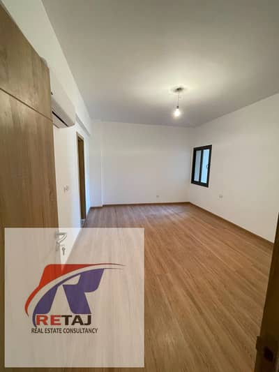 Apartment for rent with kitchen and air conditioning, ultra-super-lux finishing, in The Square Compound - Fifth Settlement