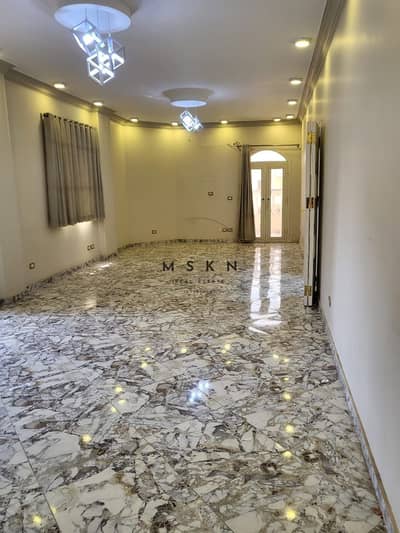 Apartment for rent under the law in the third district 270m super lux - Fifth Settlement