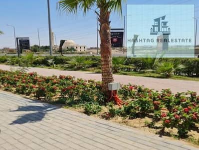 For rent, a restaurant or cafe on the Dashour link directly in the best location in Sheikh Zayed, with outdoor space and a roof ready for immediate operation.