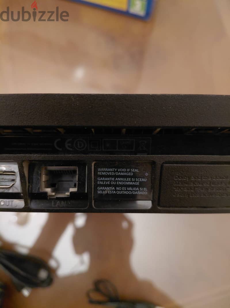 Playstation 4 Slim 1