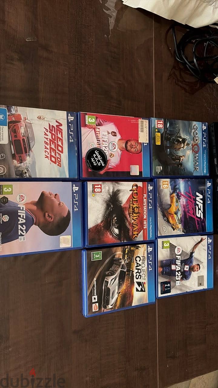PlayStation 4 in a very good condition 4