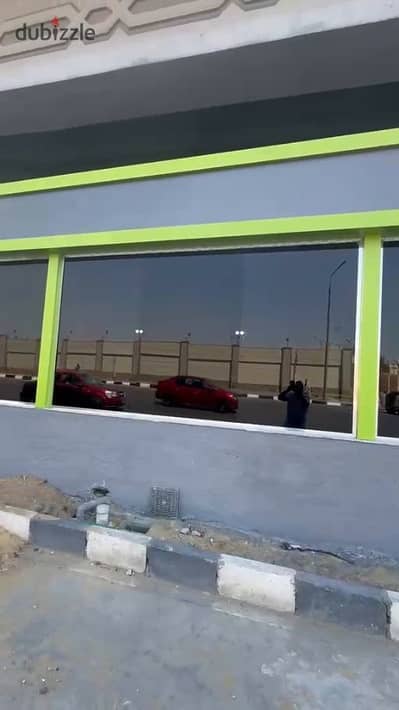  Licensed Car Showroom for Rent – El-Maza, Heliopolis   A prime opportunity to rent a licensed car showroom in one of the most strategic and high