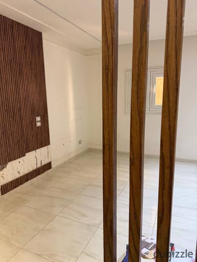 Apartment for rent in the 3/4 neighborhood, old building, each apartment can be separated, 450 meters, ultra super deluxe, available for residential o