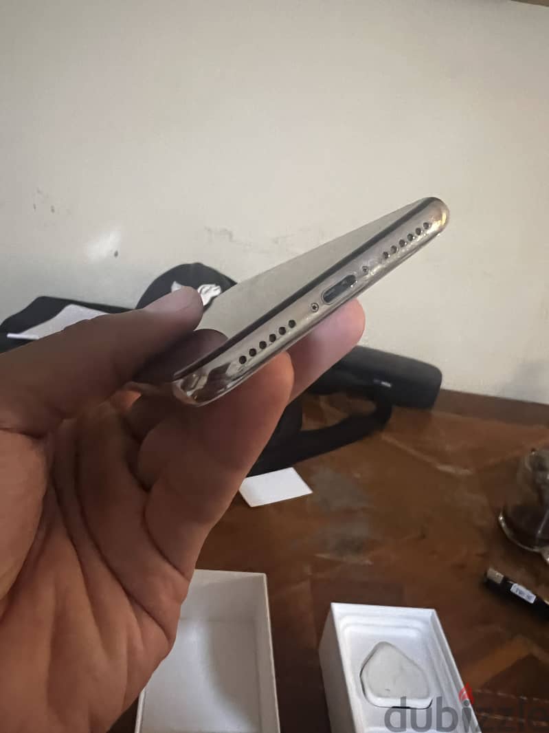 Apple - iPhone X 7