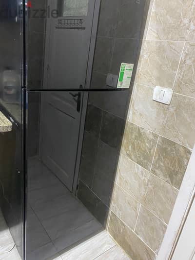 ثلاجة للبيع