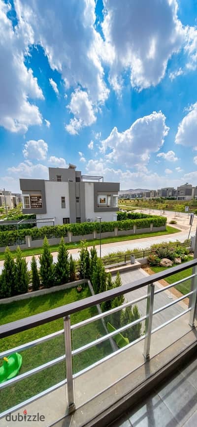 Twin House for Sale in Etapa – Sheikh Zayed | 270 SQM | Corner on Plaza | 4 Bedrooms