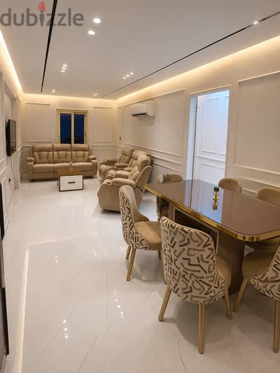 شقة مفروشة فاخرة للإيجارالسنوي للعائلات فقط –ميامي– إطلالة جانبية بحر
