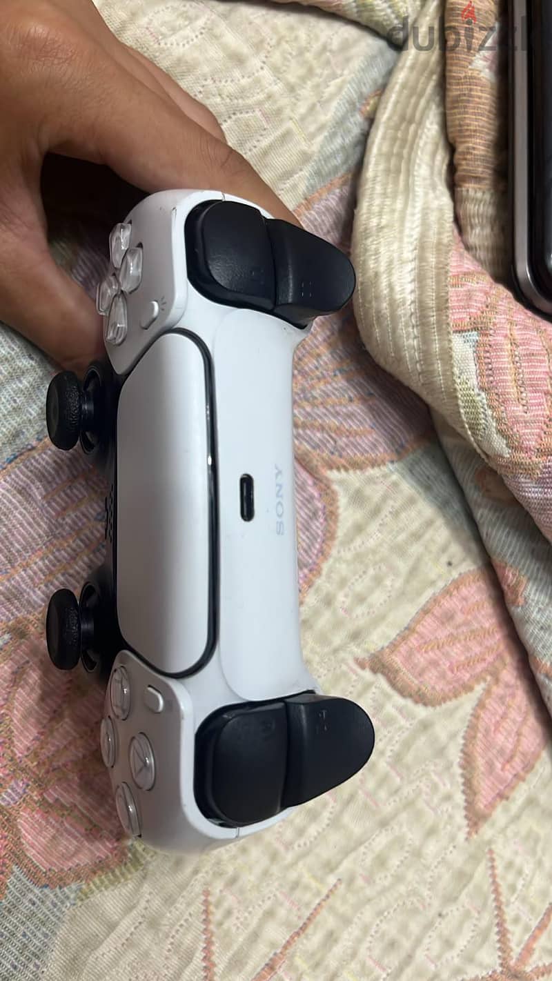 Playstation 5 controller 1