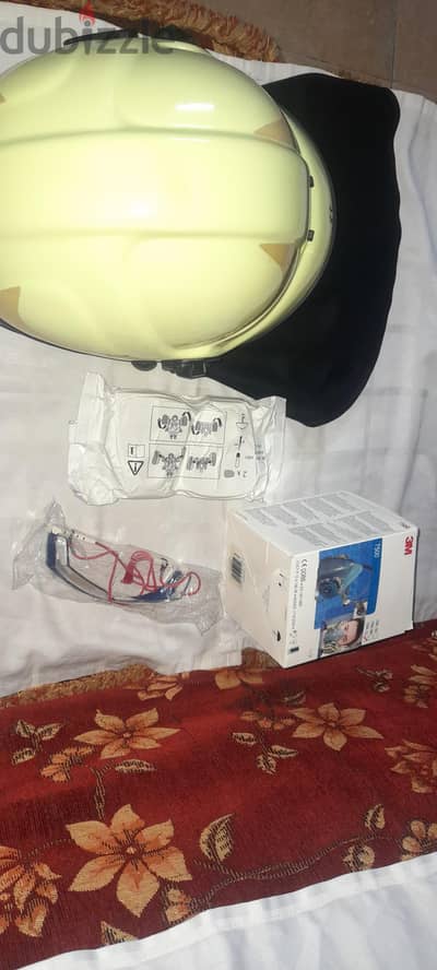 خوذه و ماسك و نضاره