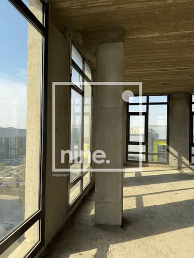 A prime administrative office for rent at the best price in District 5, New Cairo (Fifth Settlement). It measures 118 square meters and is priced at 1