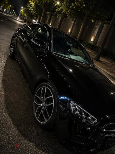 Mercedes-Benz E300 2022