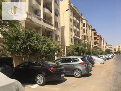 شقة للبيع بالنرجس عمارات بالقرب من محور جمال عبد الناصر و 90 الجنوبى ومسجد فاطمة الشربتلى  بفيو جاردن