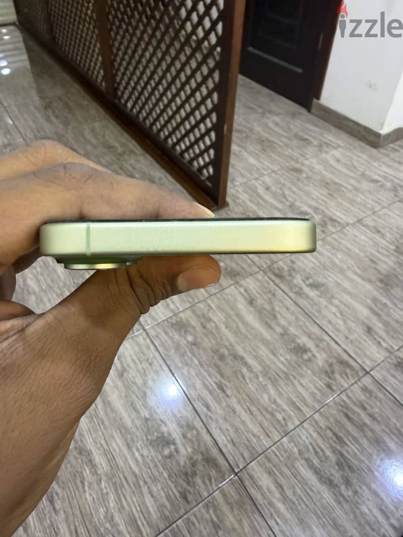 آبل - آيفون 17 4
