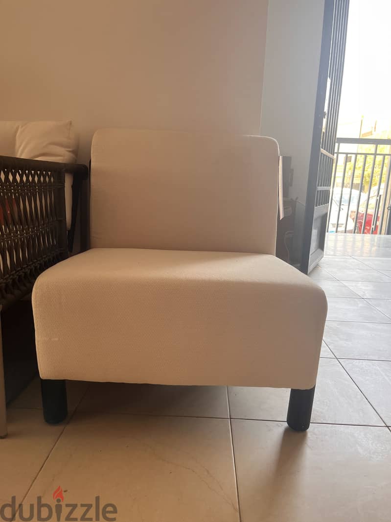 ariika outlet 1