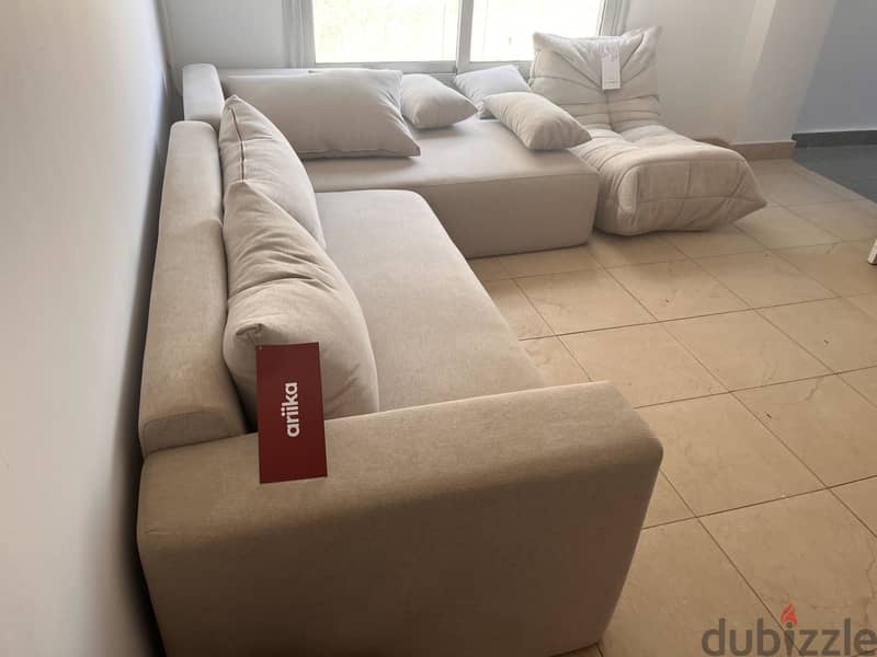 ariika outlet 13