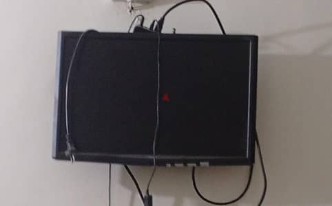 شاشه تلفزيون رسيفر كل حاجا معاها استعمل خفيف