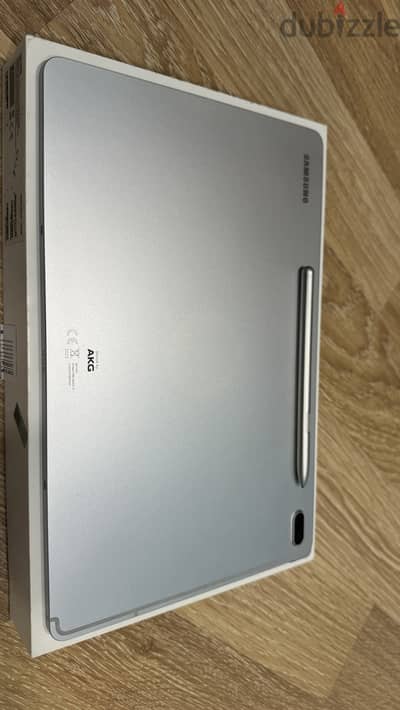 Samsung tab s7 fe perfect condition(scratches in screen protector only