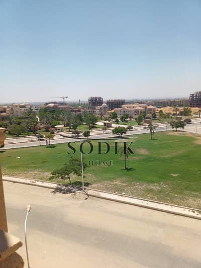 الحق فرصة مش هتكرر الحق احجز شقتك تشطيب اول سكن علي مفتاح تشطيب الترا سوير لوكس في اميز لوكيشن في الحي الترفيهي علي فيو جاردن
