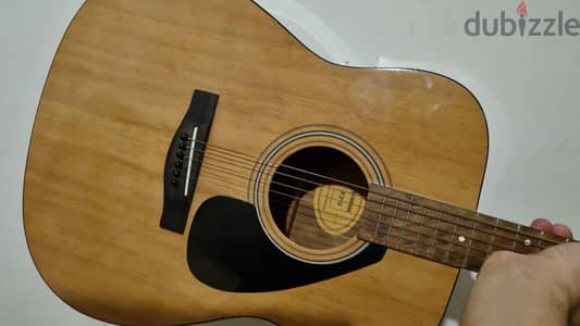 جيتار ياماها  موديل الصوت نقي ونظيف yamaha guitar  f310  لون خشب طبيعي