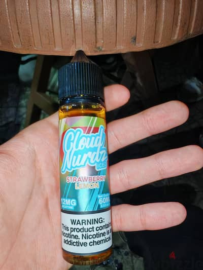 cloud nurdz strawberry lemon