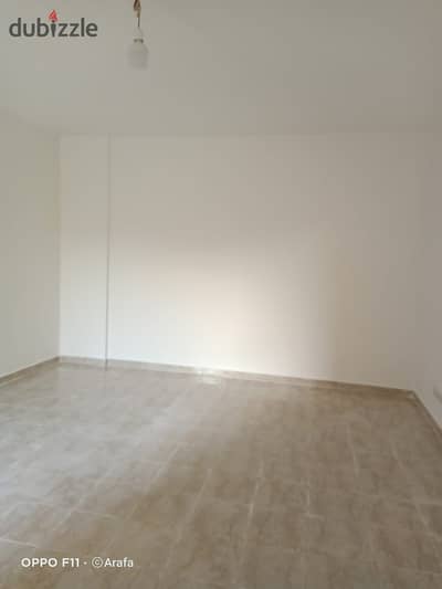 Apartment for rent in Al Rehab City, located opposite the Eastern Market and service area. Ground floor unit (90 sqm) with a 60 sqm garden; high-quali