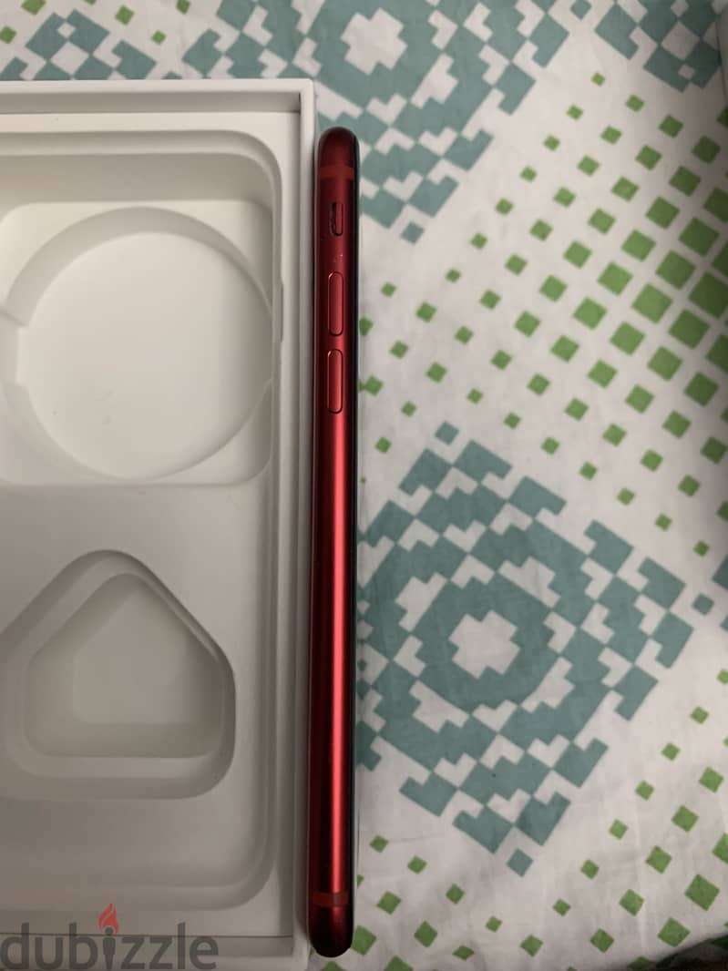 Iphone SE 2020 red 2