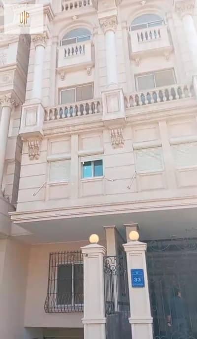 شقه للبيع في التجمع الخامس اللوتس الجنوبيه متشطبة  أمام أجورا مول وطريق النصر فيو جاردن