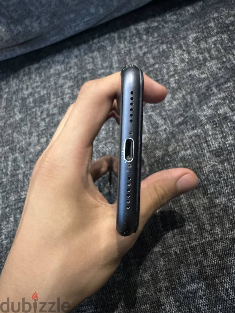 Apple - iPhone 11 5