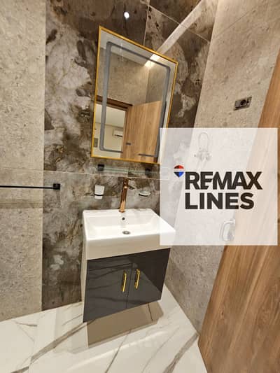 Apartment 157 meters for 5.34 million 3 rooms + full luxury finishing + immediate delivery + location of the compound on the main central axis of the administrative capital